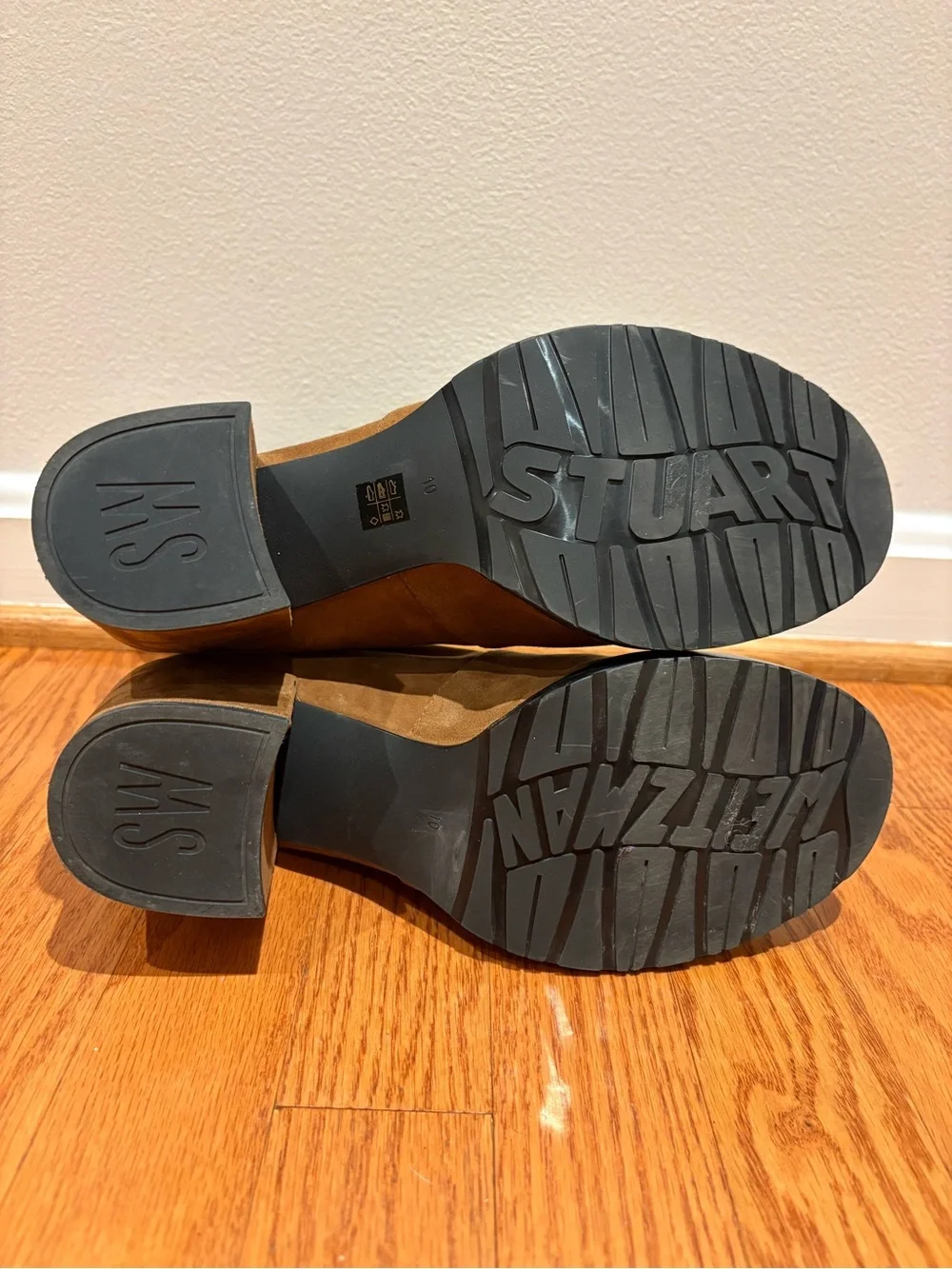 Stuart Weitzman excellent minimal